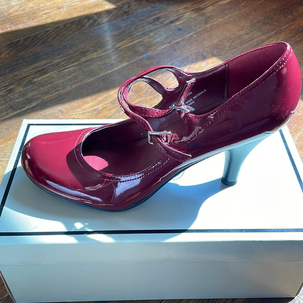 Mia2 Leonora Shoes in Bordeaux, size 10M